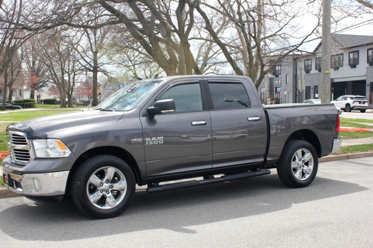 RAM 1500 SLT Crew Cab SWB 4WD 2015
