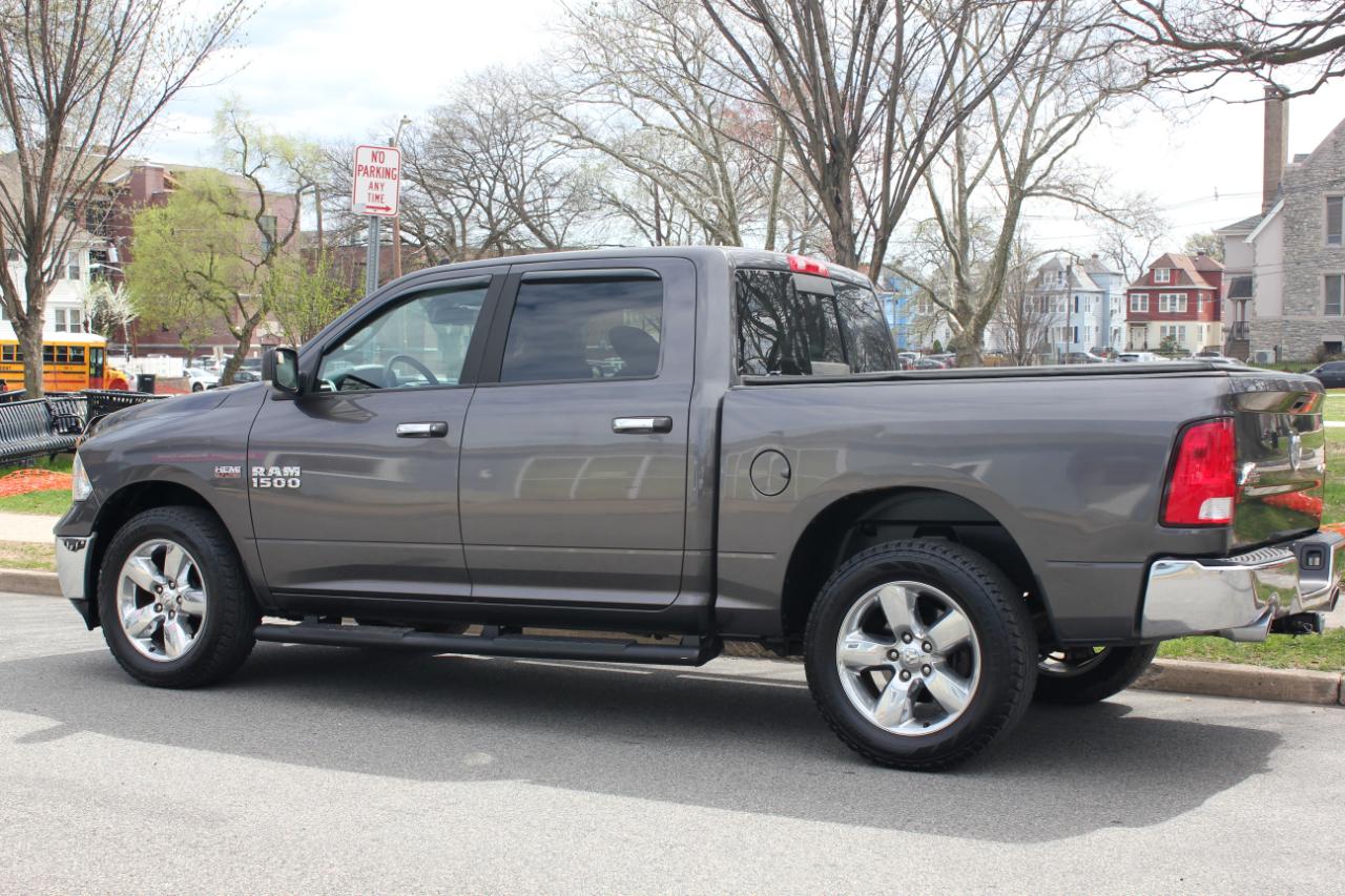 RAM 1500 SLT Crew Cab SWB 4WD 2015