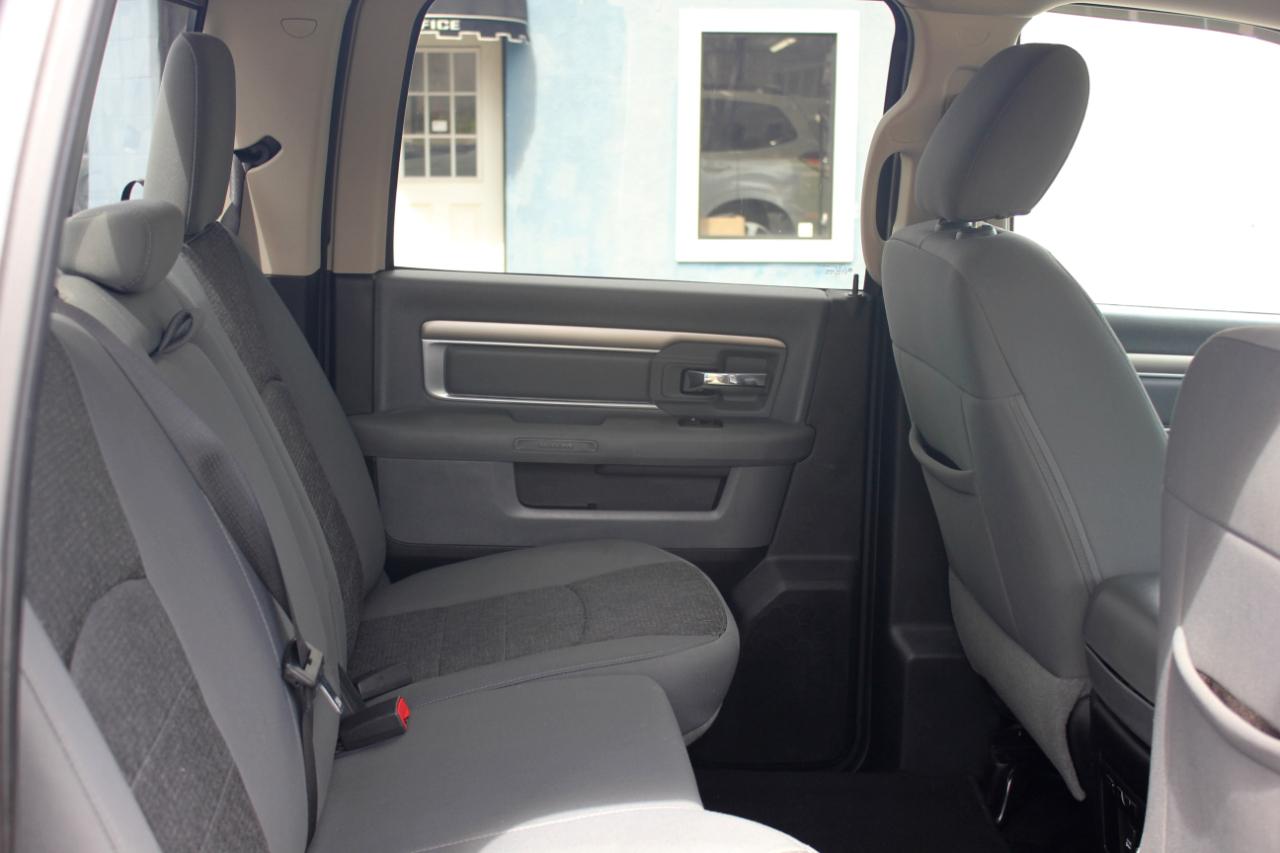 RAM 1500 SLT Crew Cab SWB 4WD 2015