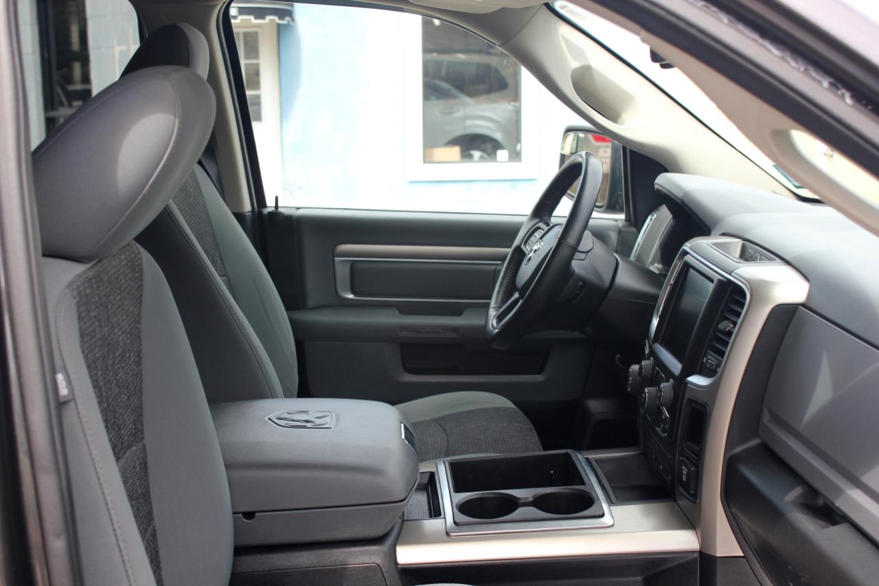 RAM 1500 SLT Crew Cab SWB 4WD 2015