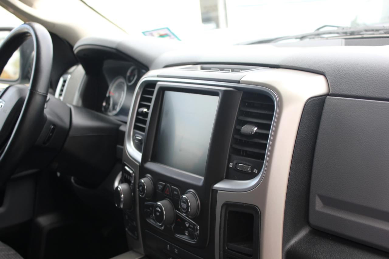 RAM 1500 SLT Crew Cab SWB 4WD 2015