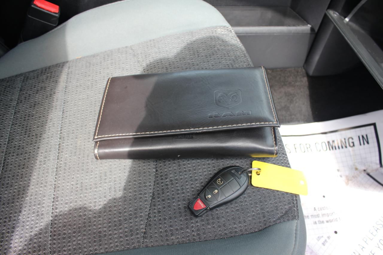 RAM 1500 SLT Crew Cab SWB 4WD 2015