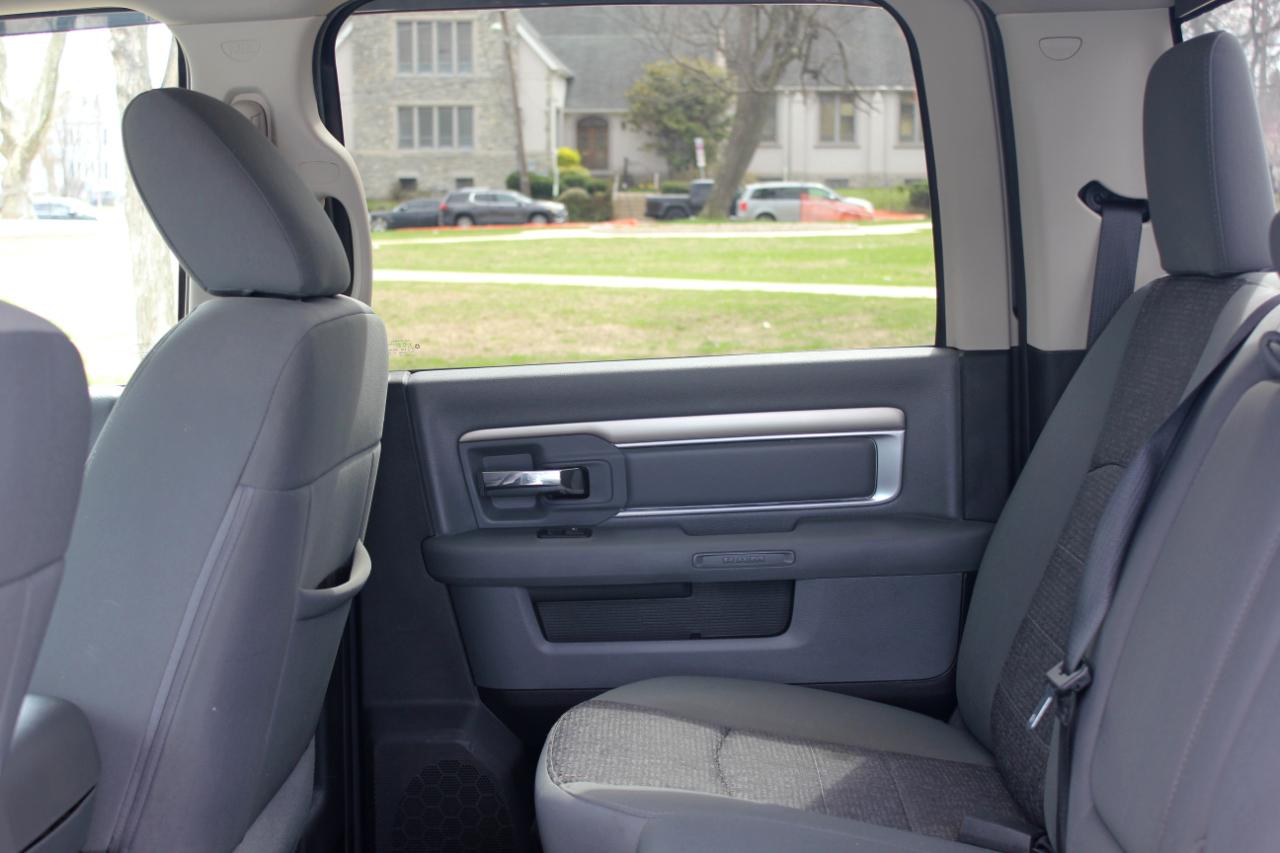 RAM 1500 SLT Crew Cab SWB 4WD 2015