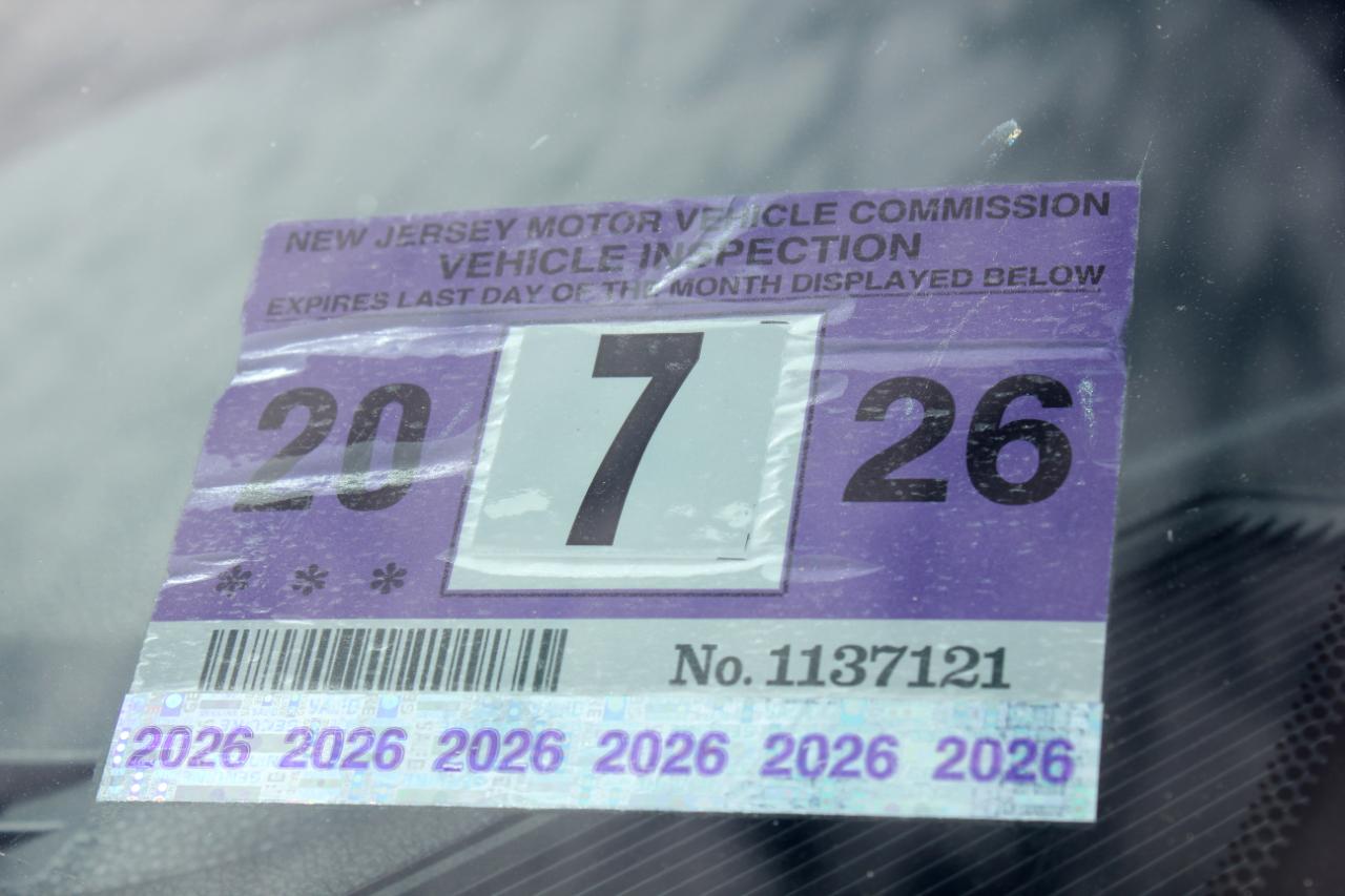 RAM 1500 SLT Crew Cab SWB 4WD 2015