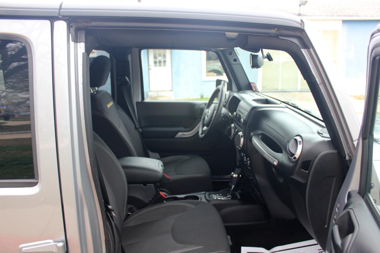 Jeep Wrangler Unlimited Sahara 4WD 2015