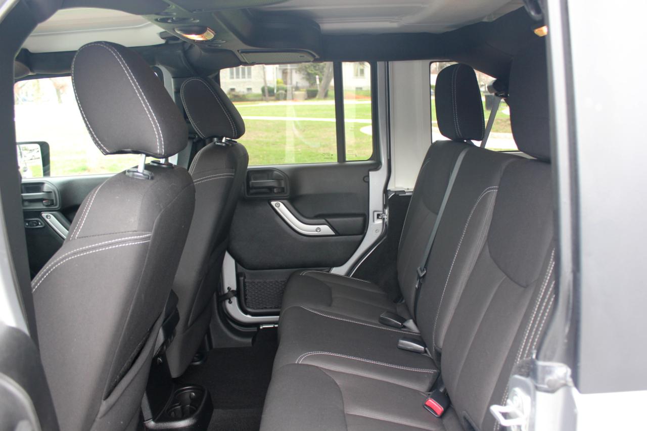 Jeep Wrangler Unlimited Sahara 4WD 2015