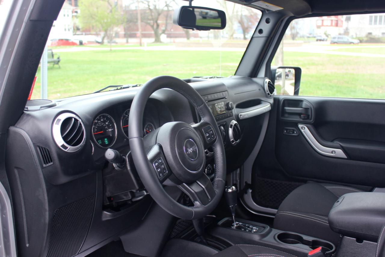 Jeep Wrangler Unlimited Sahara 4WD 2015