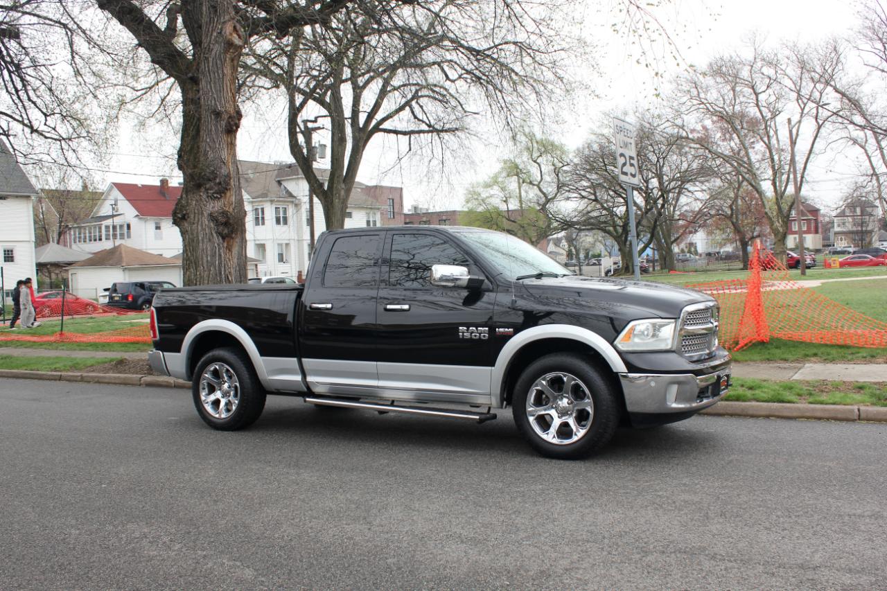 RAM 1500 Laramie Quad Cab 4WD 2015
