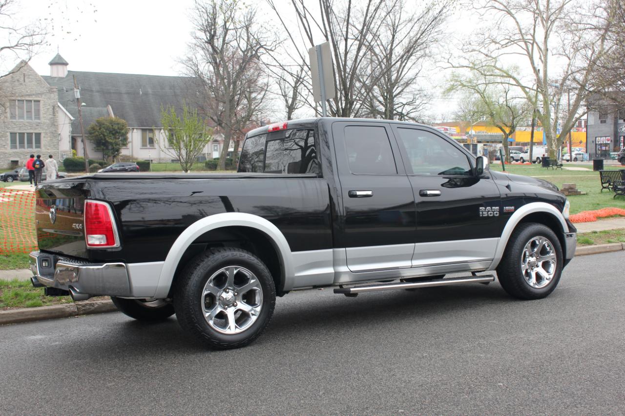 RAM 1500 Laramie Quad Cab 4WD 2015