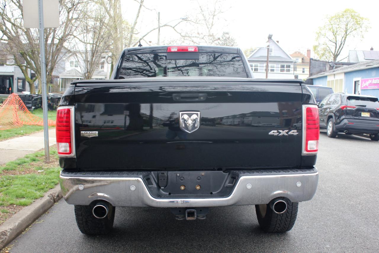 RAM 1500 Laramie Quad Cab 4WD 2015