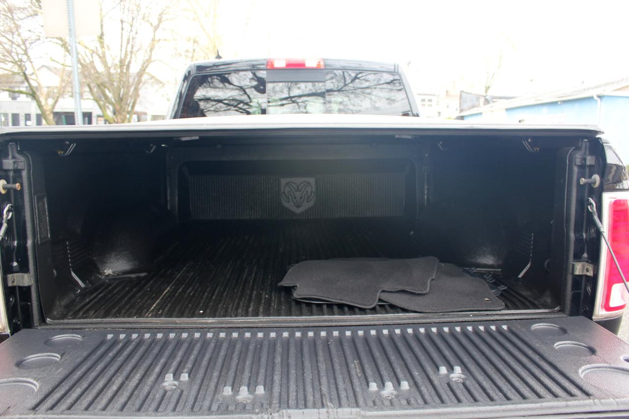 RAM 1500 Laramie Quad Cab 4WD 2015