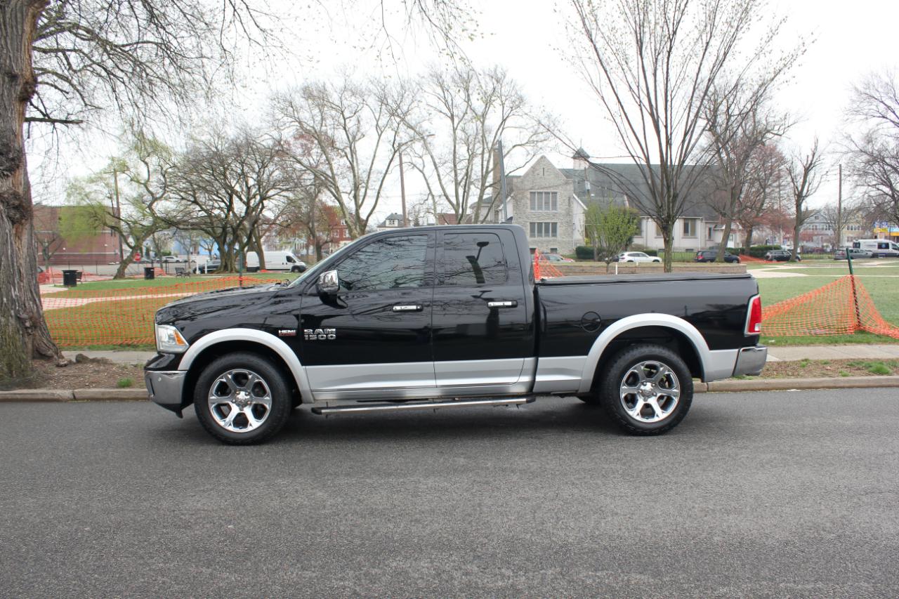 RAM 1500 Laramie Quad Cab 4WD 2015