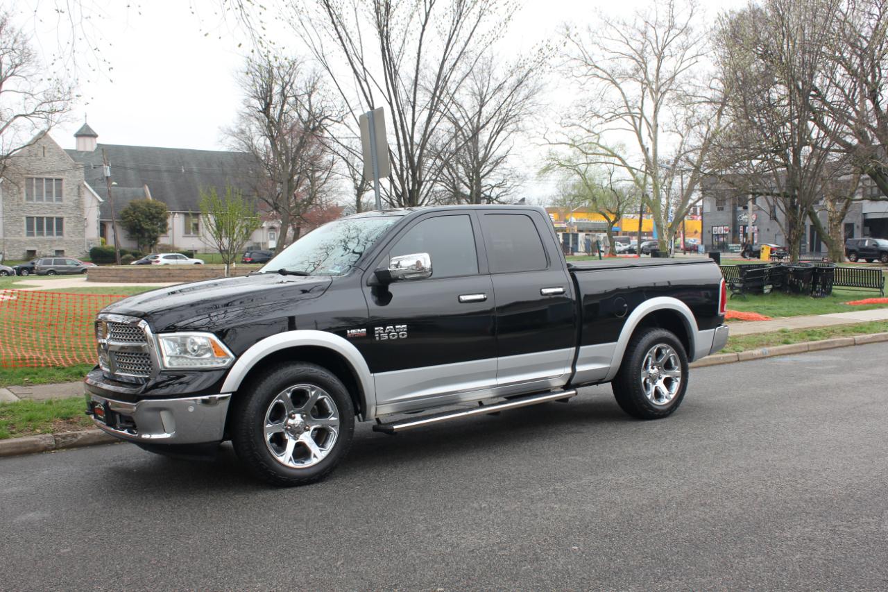 RAM 1500 Laramie Quad Cab 4WD 2015