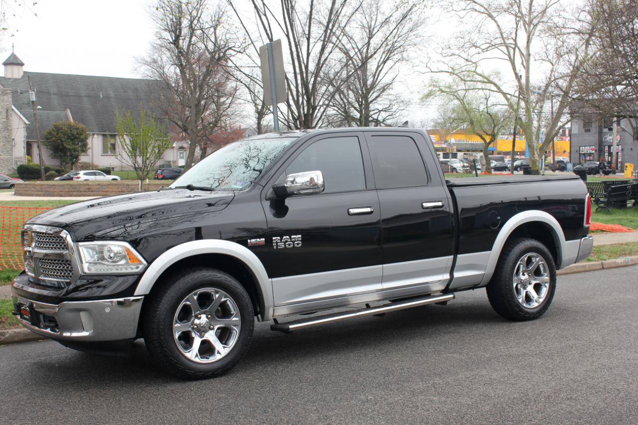 RAM 1500 Laramie Quad Cab 4WD 2015