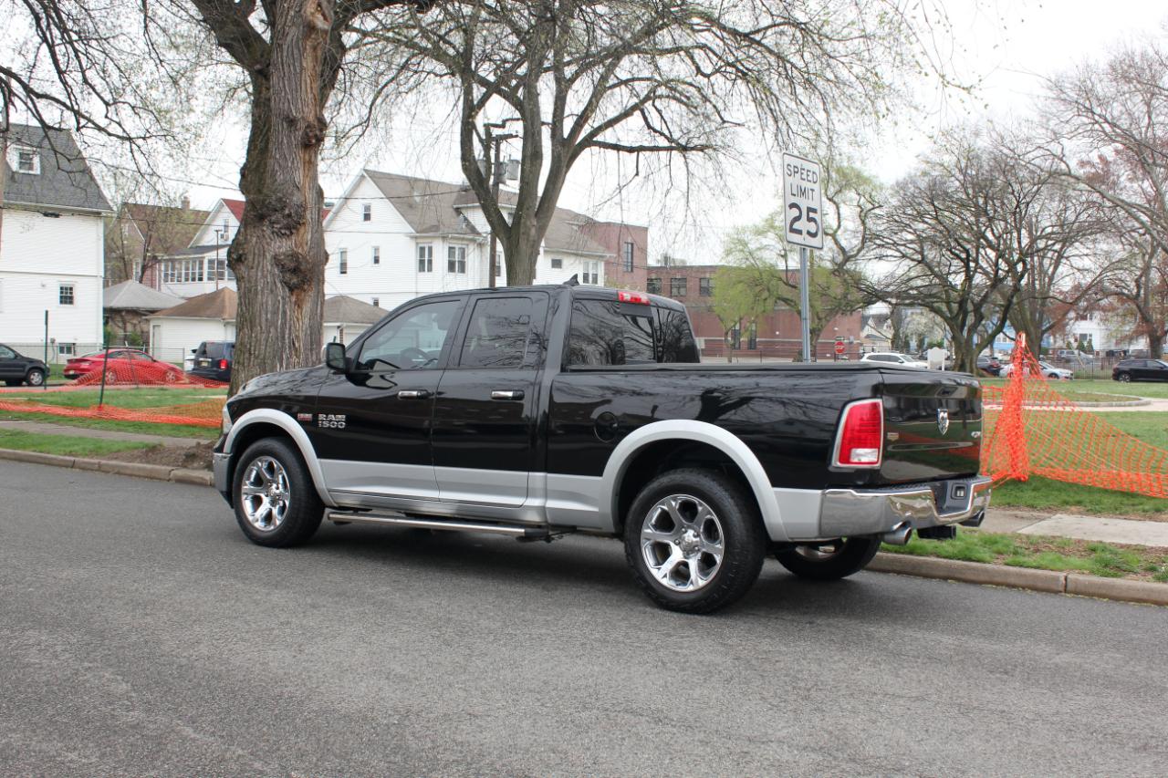 RAM 1500 Laramie Quad Cab 4WD 2015
