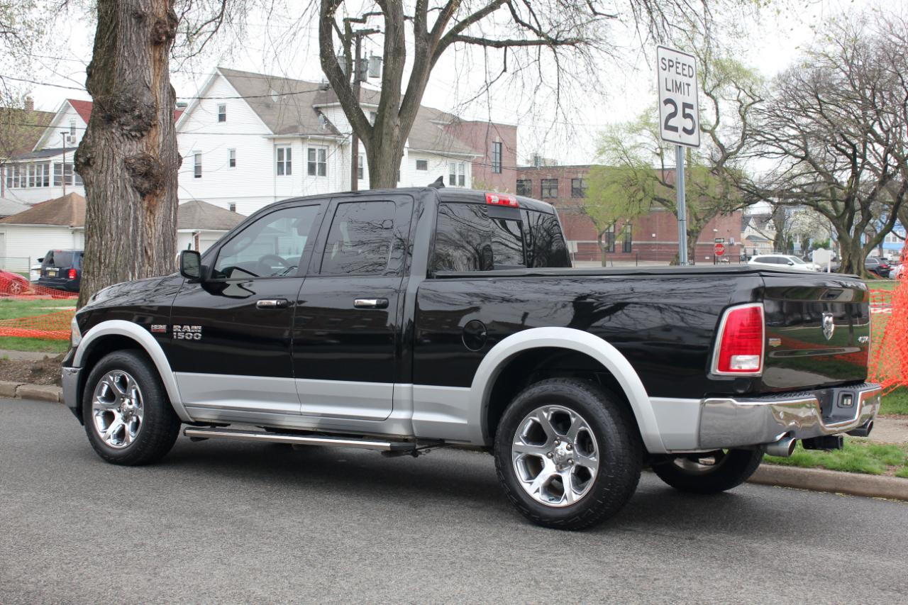 RAM 1500 Laramie Quad Cab 4WD 2015