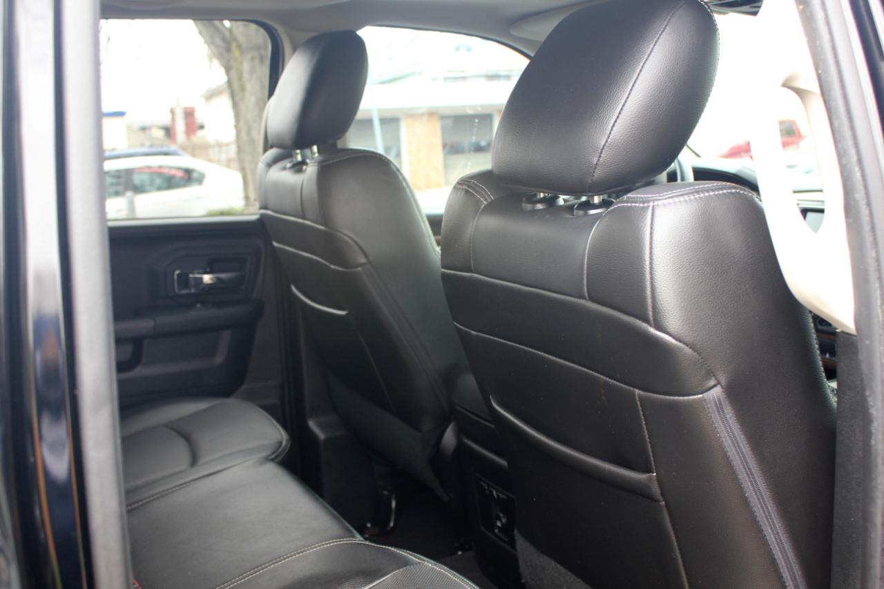 RAM 1500 Laramie Quad Cab 4WD 2015