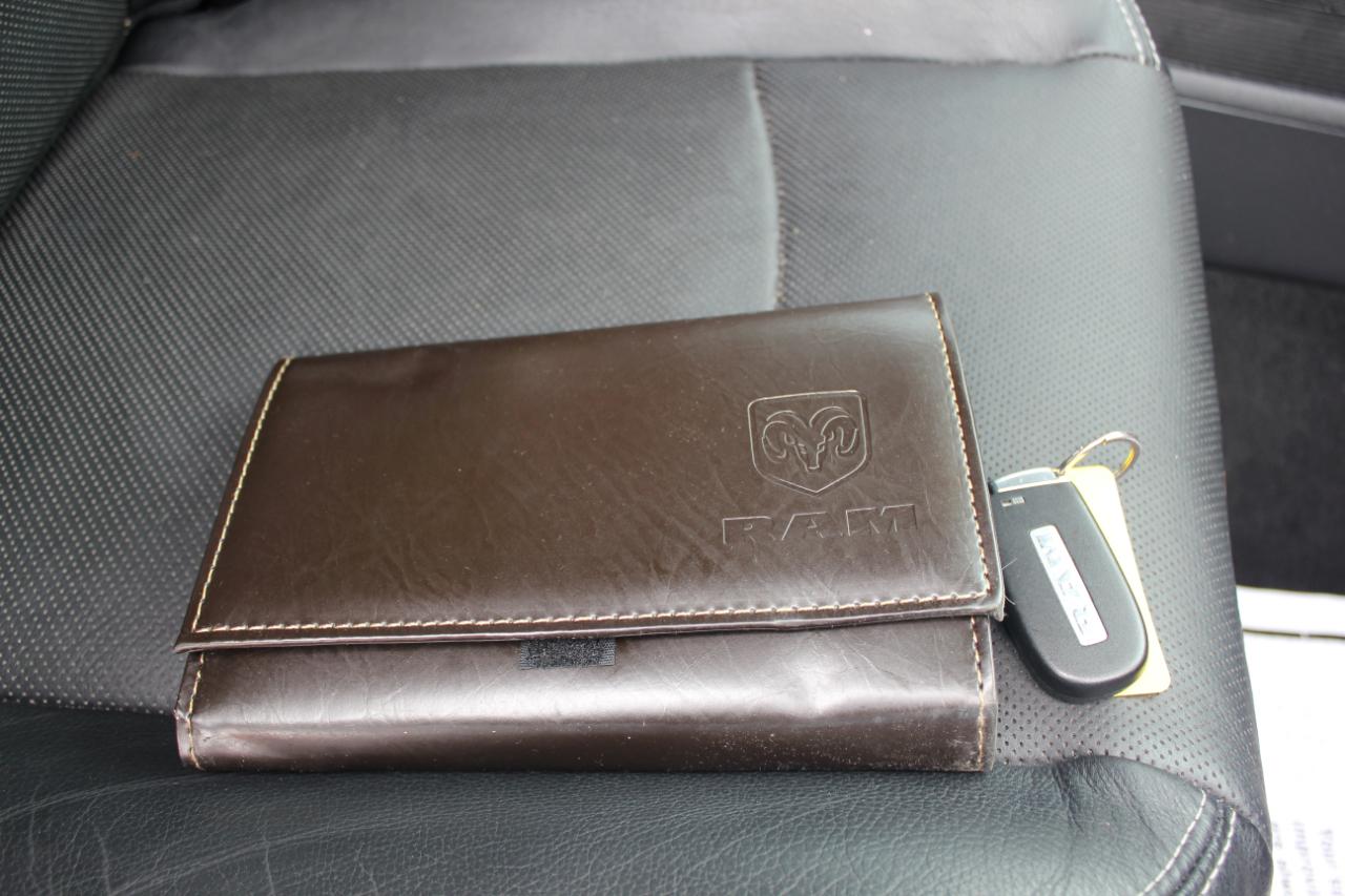 RAM 1500 Laramie Quad Cab 4WD 2015