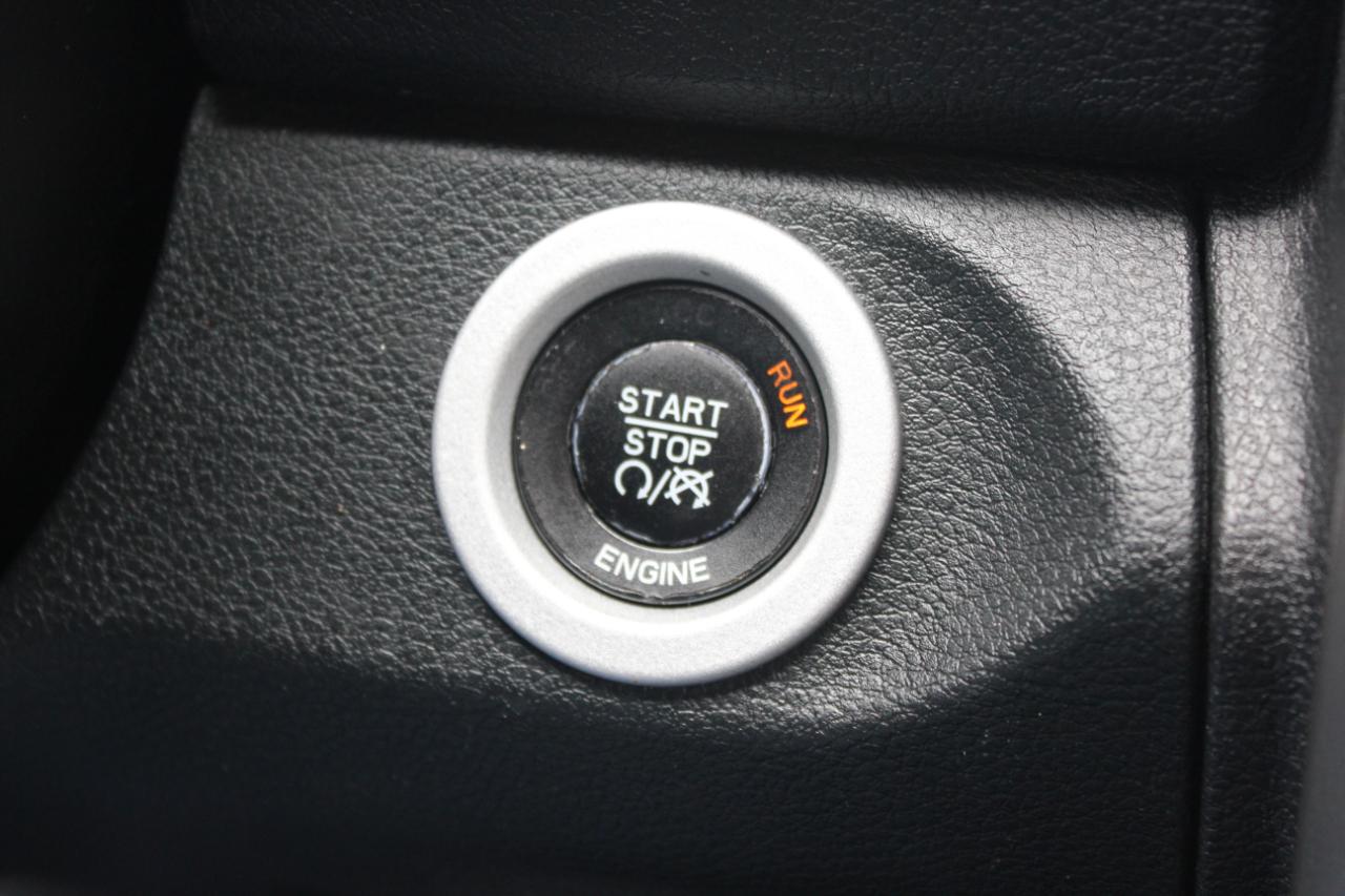 RAM 1500 Laramie Quad Cab 4WD 2015