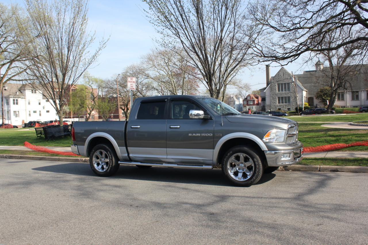 RAM 1500 Laramie Crew Cab 4WD 2012
