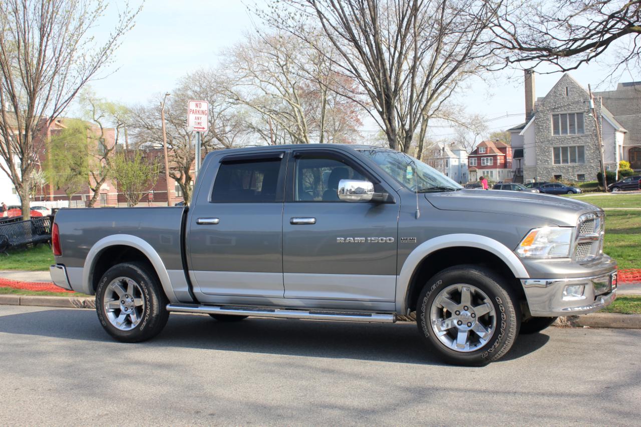 RAM 1500 Laramie Crew Cab 4WD 2012