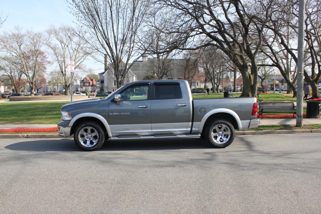 RAM 1500 Laramie Crew Cab 4WD 2012