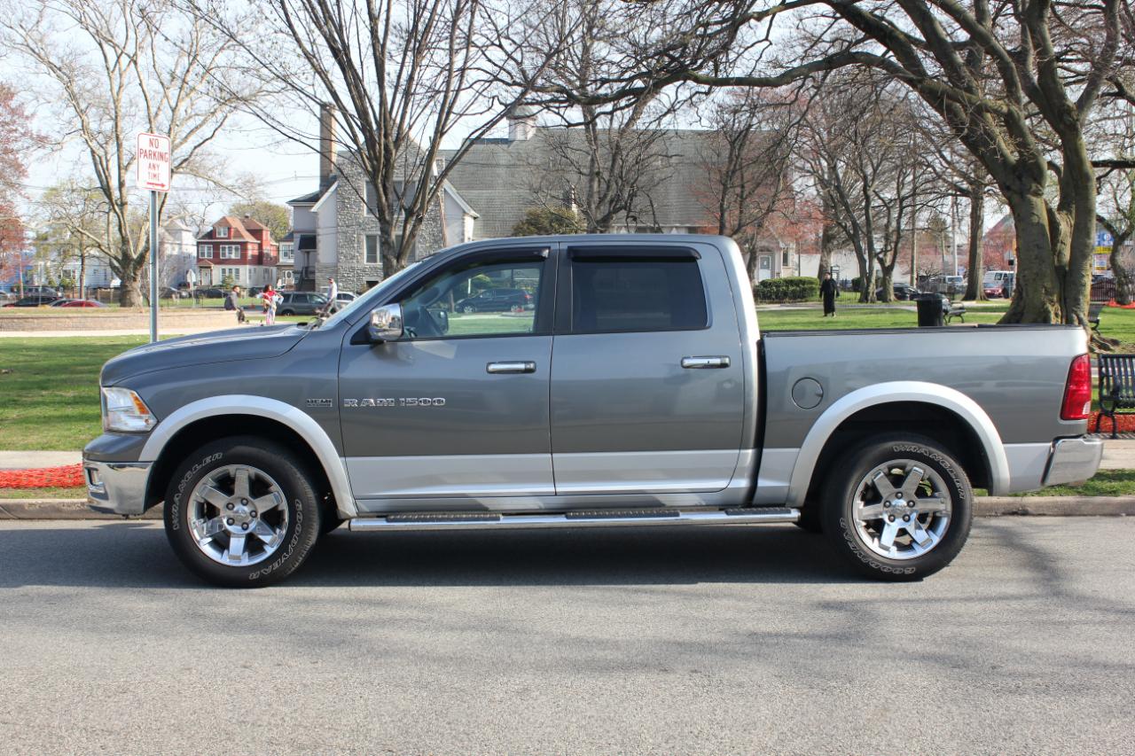 RAM 1500 Laramie Crew Cab 4WD 2012
