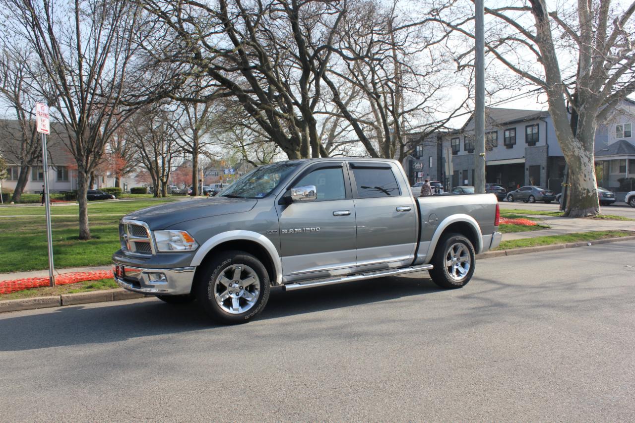 RAM 1500 Laramie Crew Cab 4WD 2012