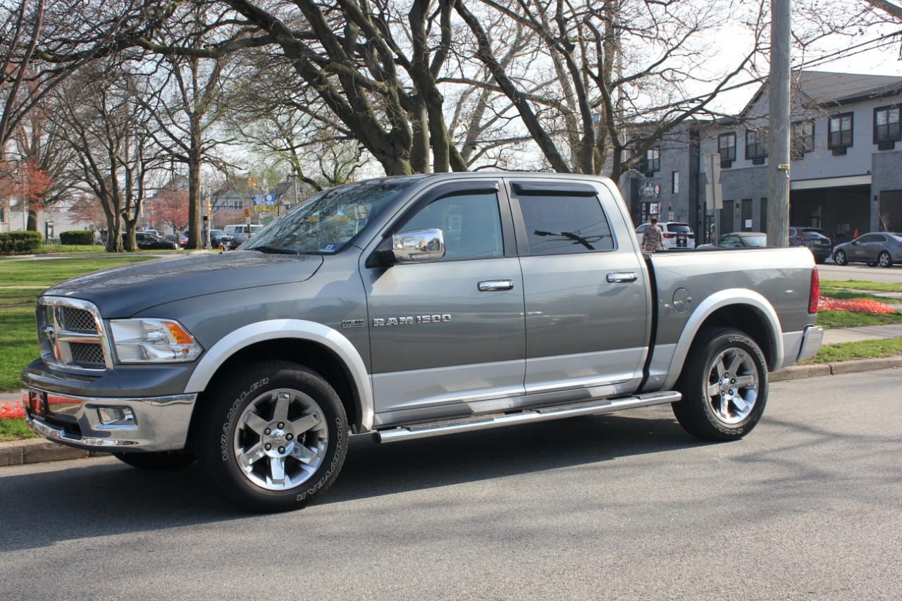 RAM 1500 Laramie Crew Cab 4WD 2012