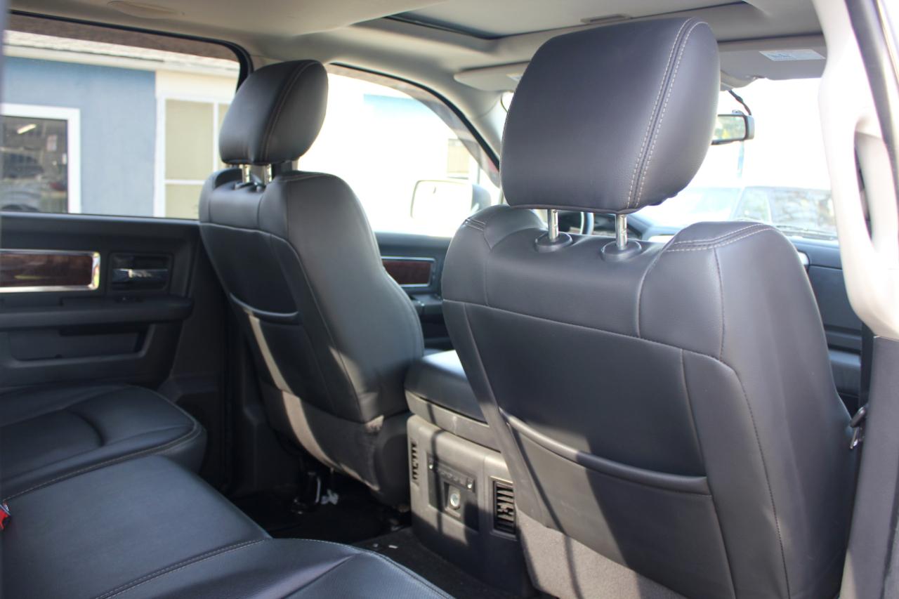 RAM 1500 Laramie Crew Cab 4WD 2012