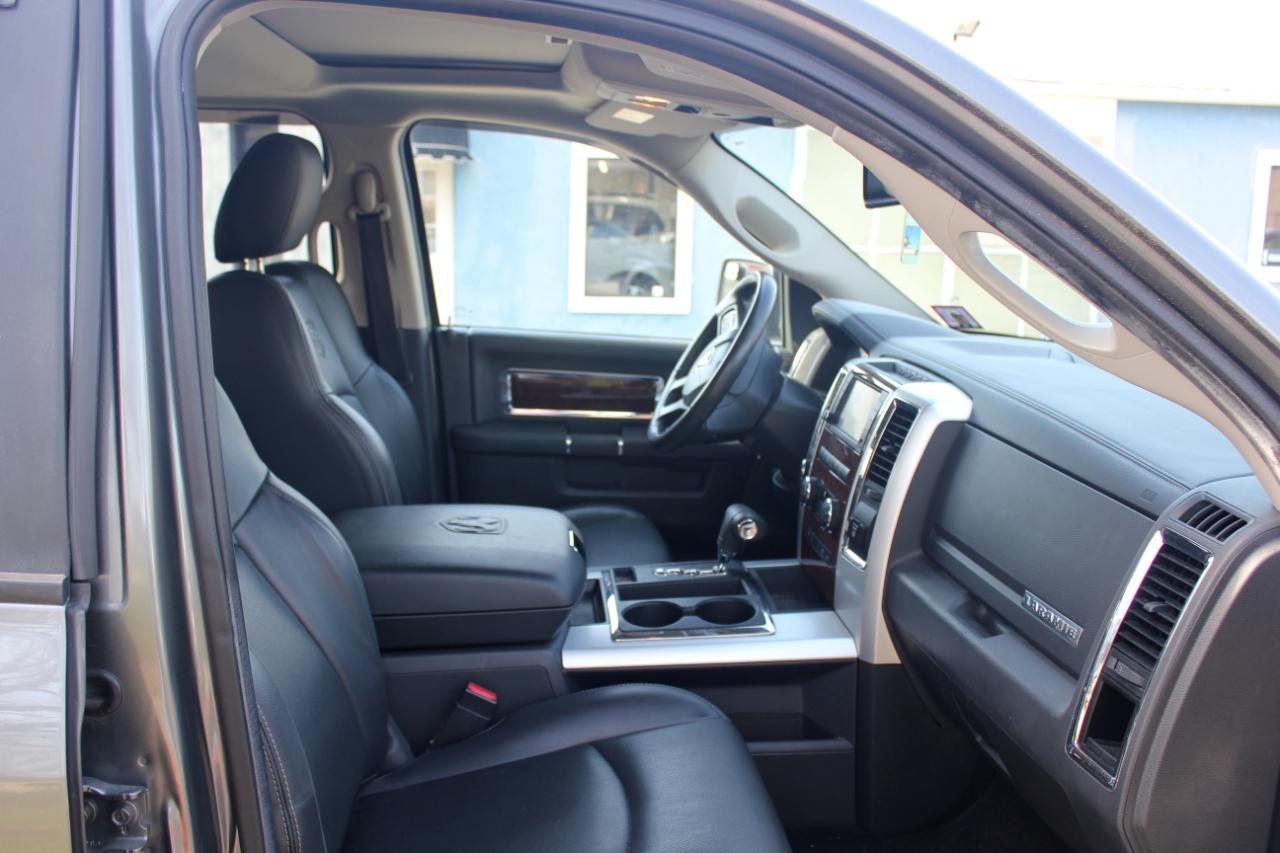 RAM 1500 Laramie Crew Cab 4WD 2012