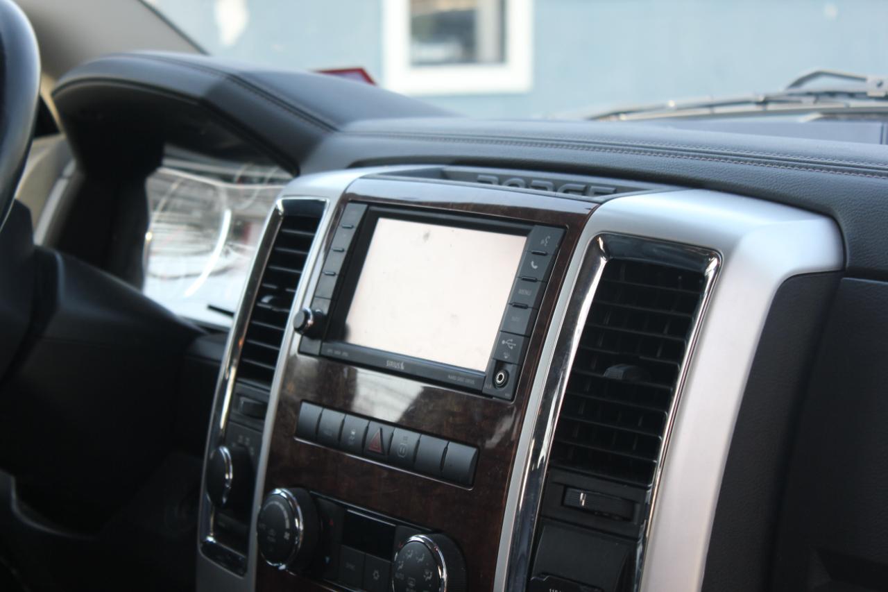 RAM 1500 Laramie Crew Cab 4WD 2012