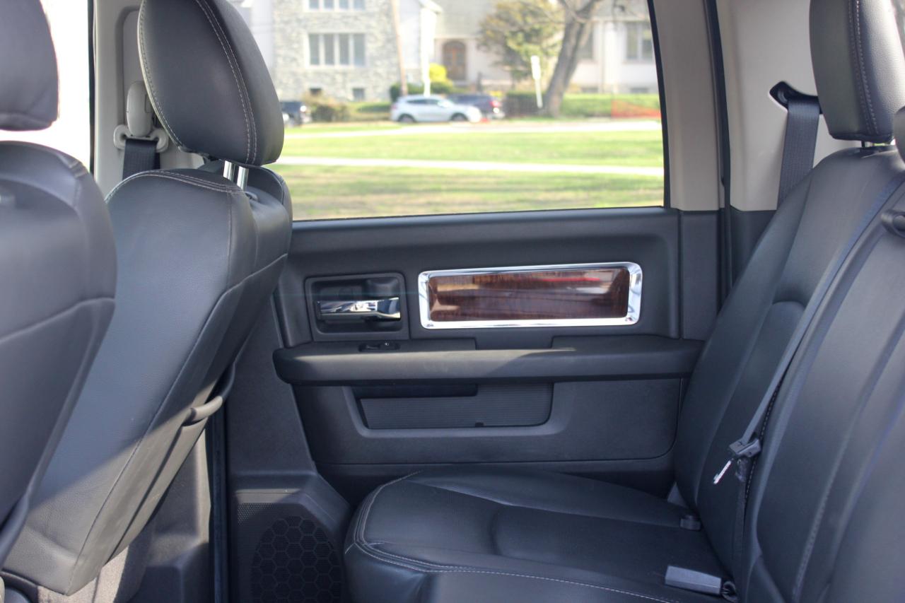 RAM 1500 Laramie Crew Cab 4WD 2012