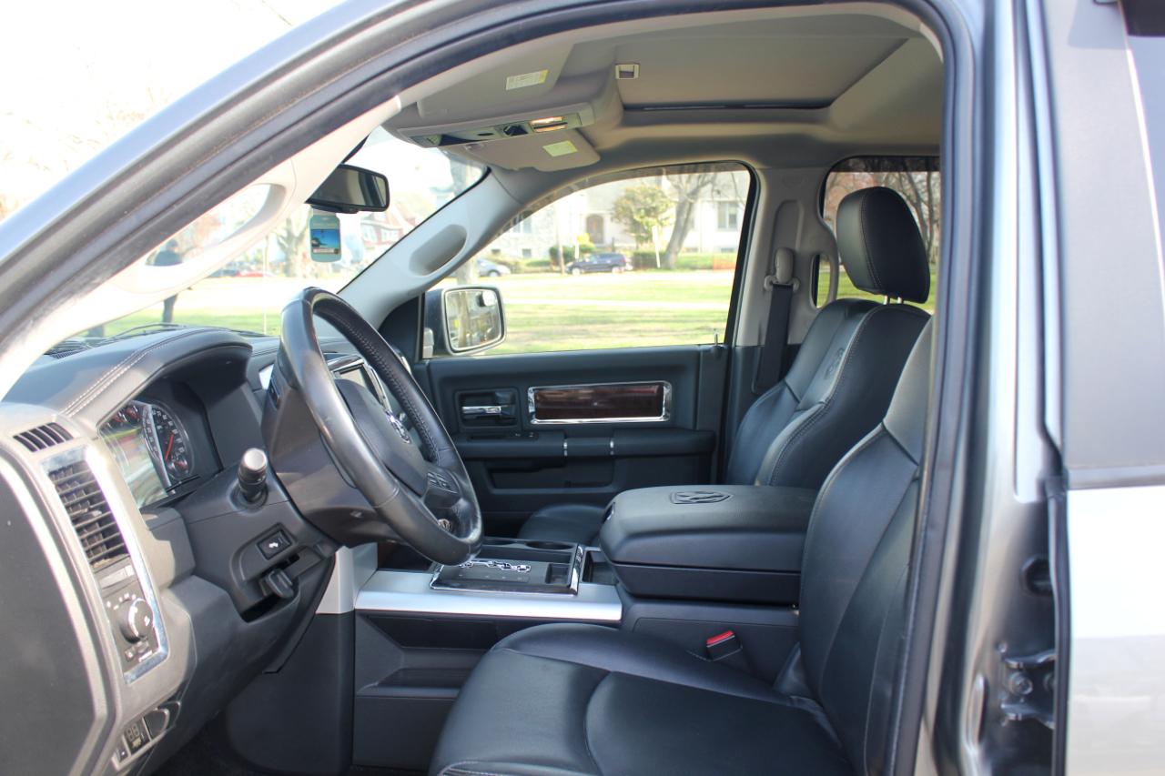 RAM 1500 Laramie Crew Cab 4WD 2012