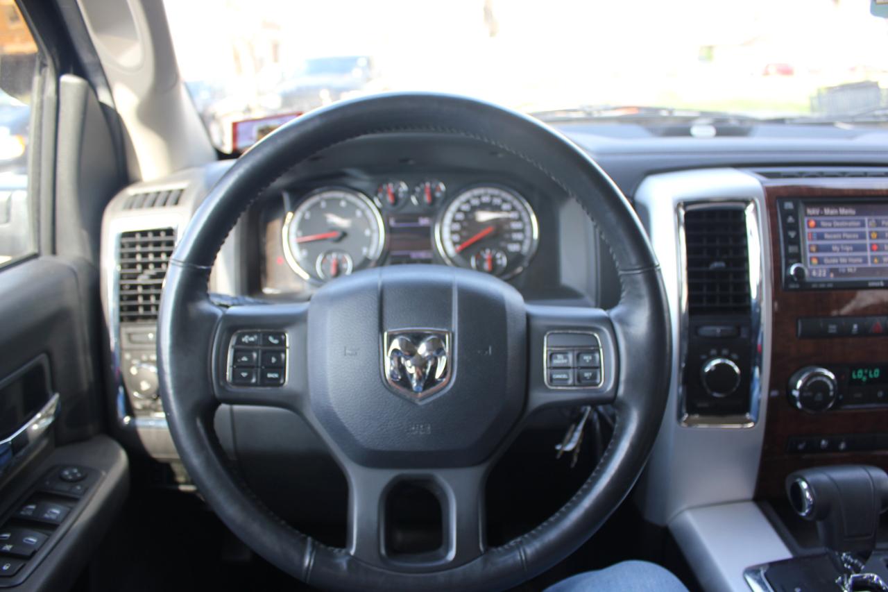 RAM 1500 Laramie Crew Cab 4WD 2012