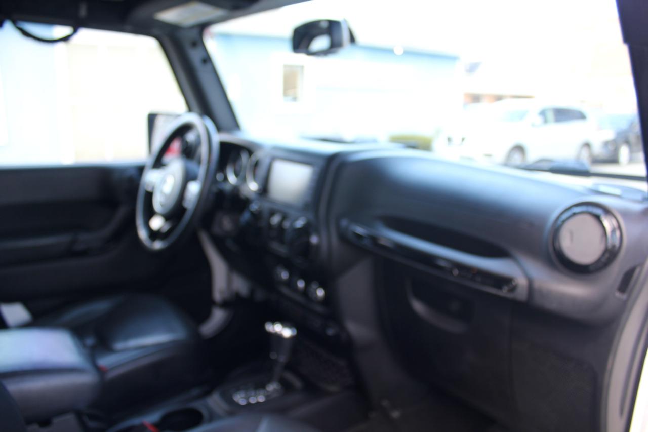 Jeep Wrangler Unlimited Sahara 4WD 2015