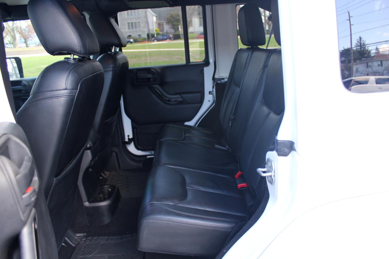 Jeep Wrangler Unlimited Sahara 4WD 2015