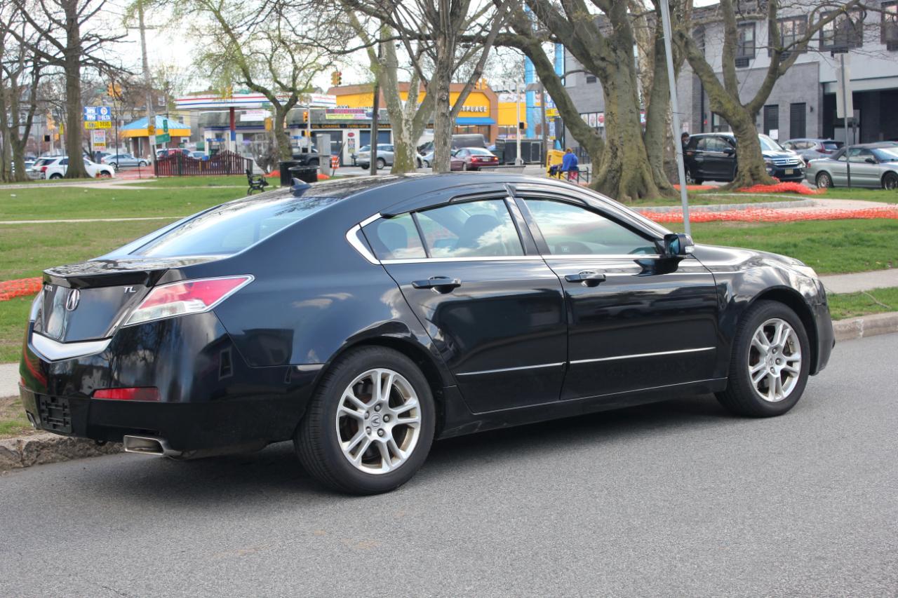 Acura TL 5-Speed AT with Tech Package 2011