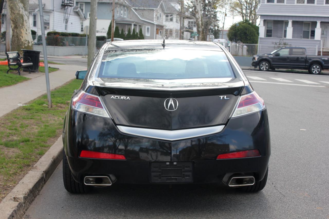 Acura TL 5-Speed AT with Tech Package 2011