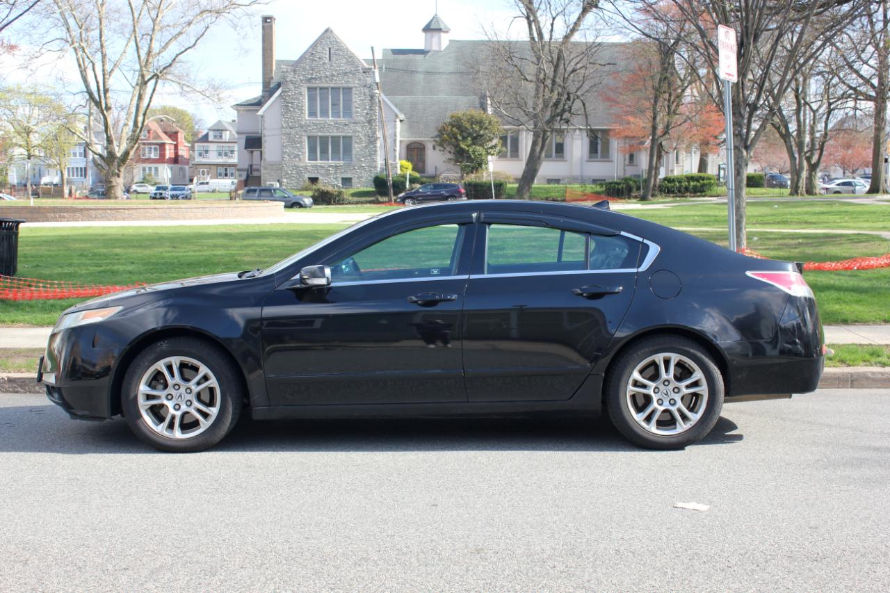 Acura TL 5-Speed AT with Tech Package 2011