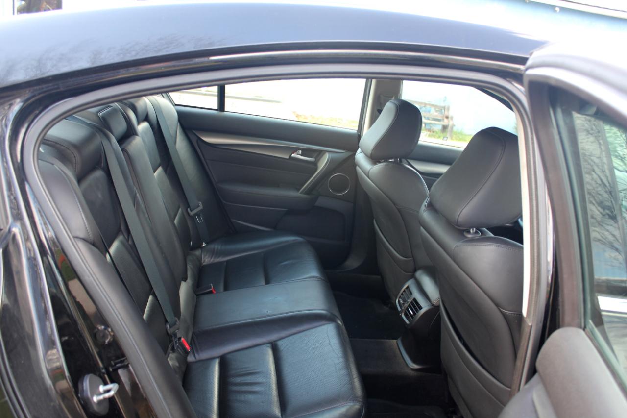 Acura TL 5-Speed AT with Tech Package 2011