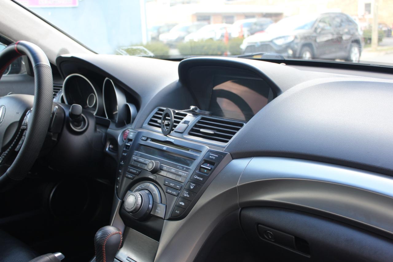 Acura TL 5-Speed AT with Tech Package 2011