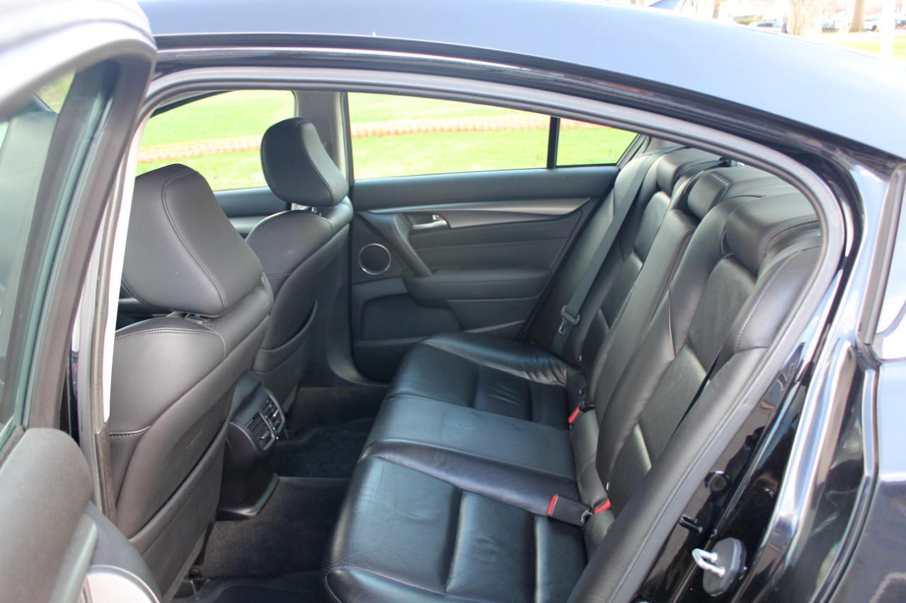 Acura TL 5-Speed AT with Tech Package 2011