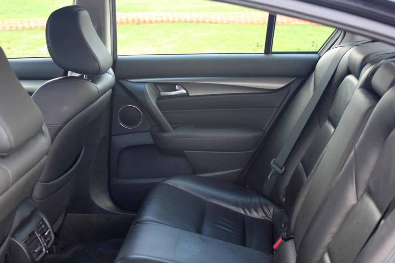 Acura TL 5-Speed AT with Tech Package 2011