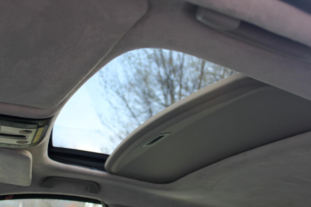 Acura TL 5-Speed AT with Tech Package 2011