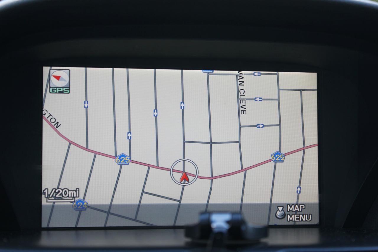 Acura TL 5-Speed AT with Tech Package 2011