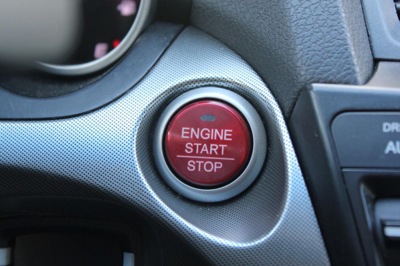 Acura TL 5-Speed AT with Tech Package 2011