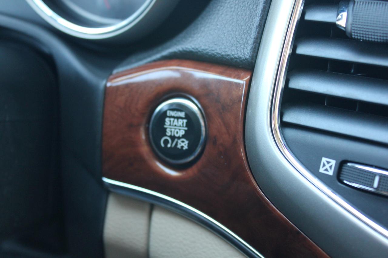 Jeep Grand Cherokee Limited 4WD 2011