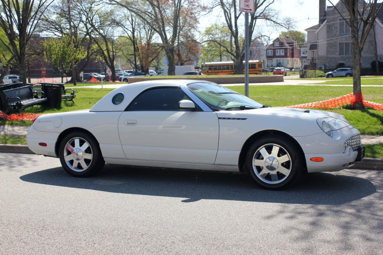Ford Thunderbird Deluxe 2002