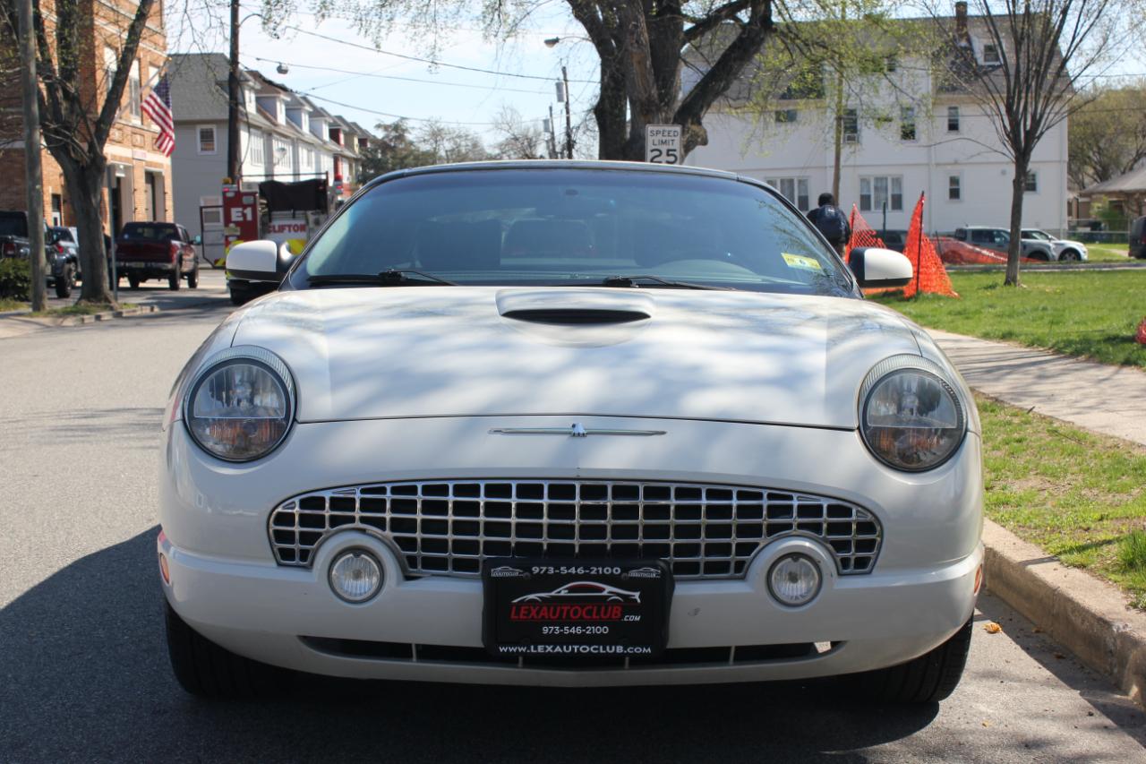 Ford Thunderbird Deluxe 2002